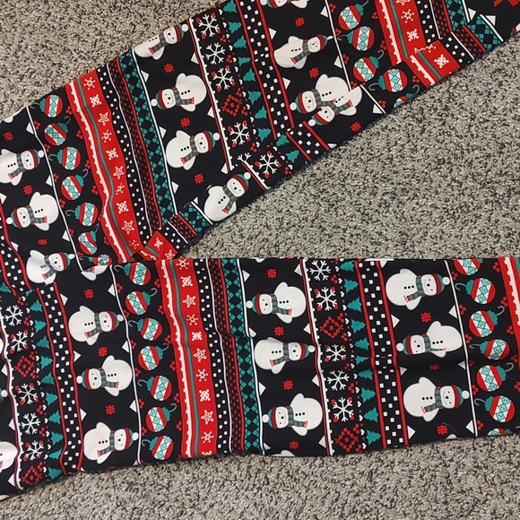 Derek Heart Christmas Leggings - Picture 2 of 3